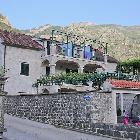 Guesthouse Anita Kotor Bagian luar foto