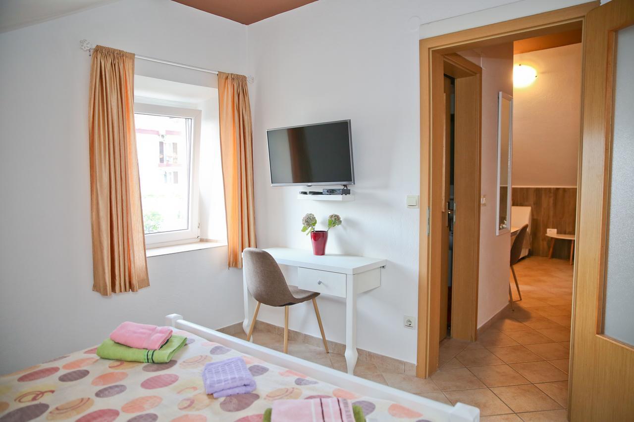 Guesthouse Anita Kotor Bagian luar foto